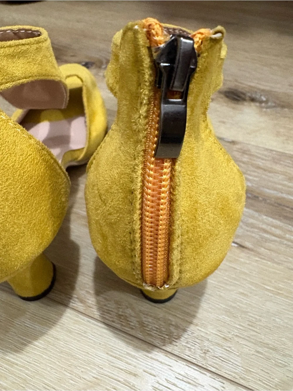 Women’s 2” Heels Size 8 Suede Never Worn